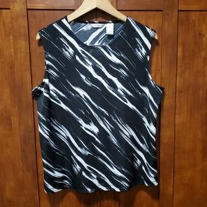 $5 SALE * Laura Ashley XL sleeveless shell top B&W